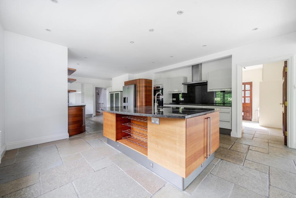 House in Slough - View 2