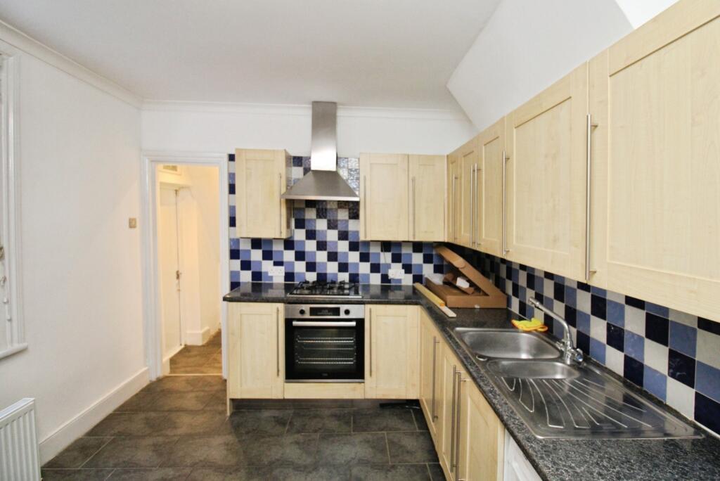 Apartment in London, Summerstown - View 5