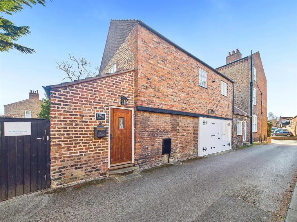 Main image of property: Eastgate, Louth