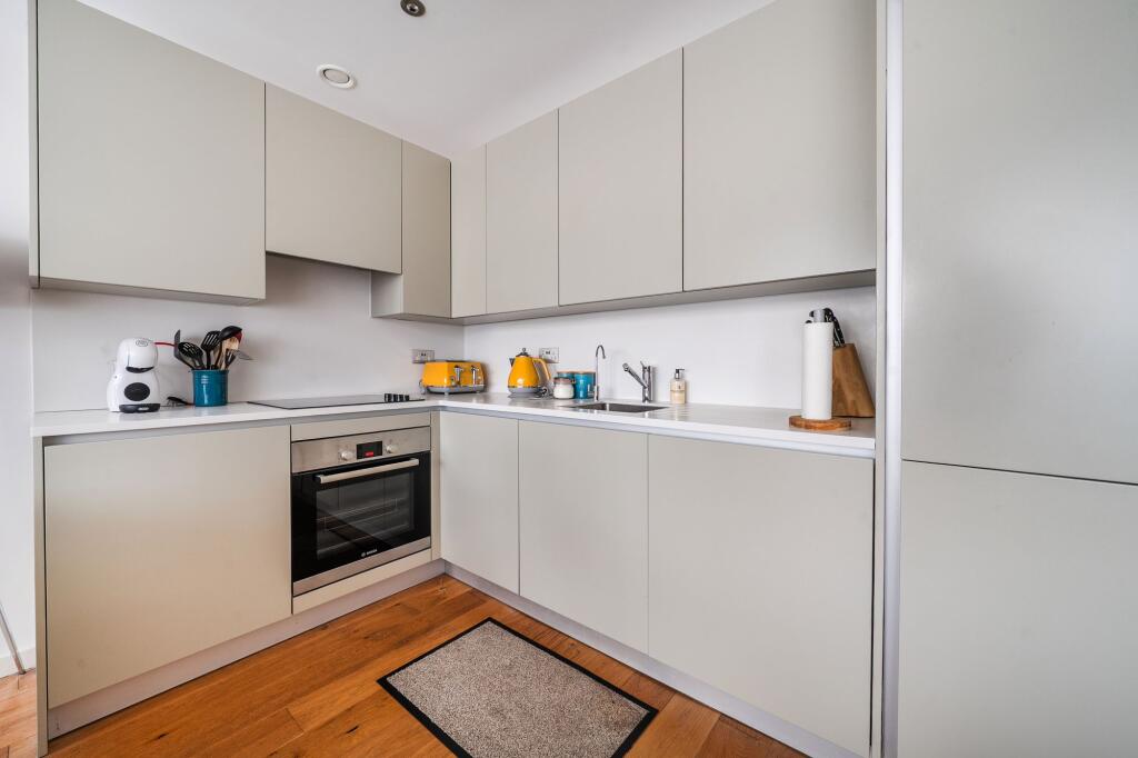 Apartment in Epsom and Ewell, Epsom - View 3