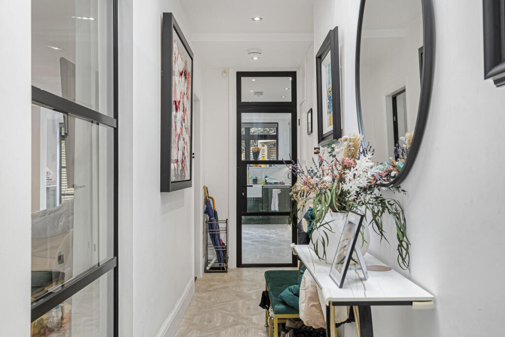 House in London, Blackbrook, Bickley - More