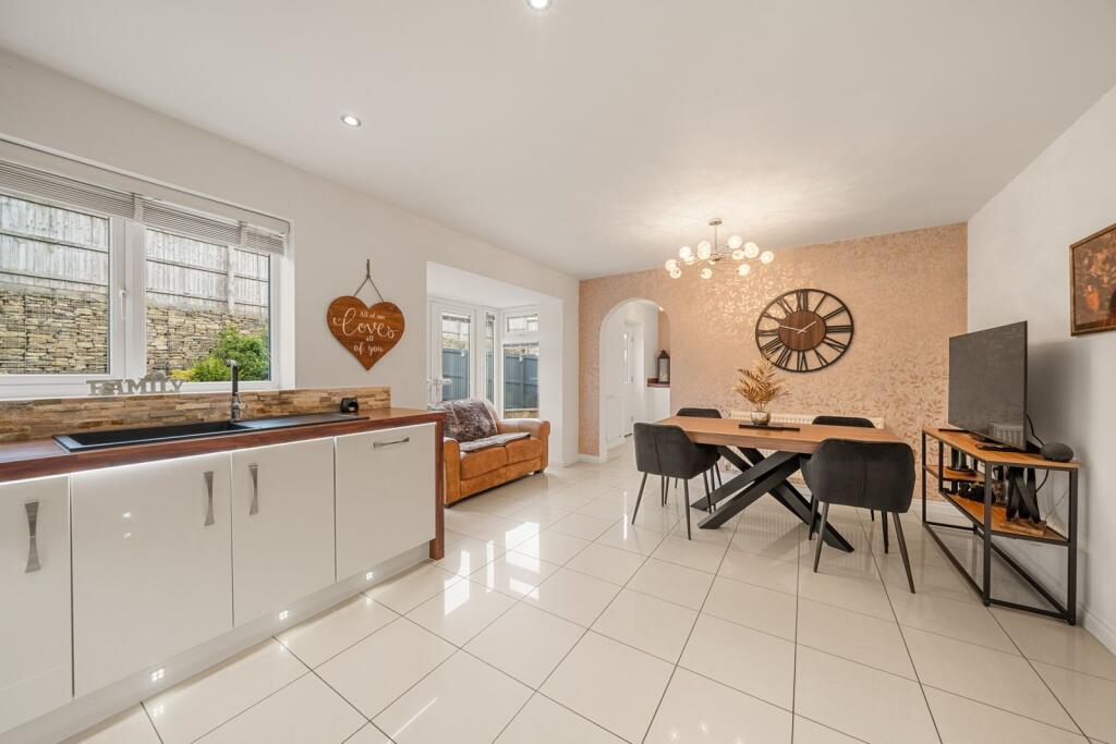 House in Bradford - View 4