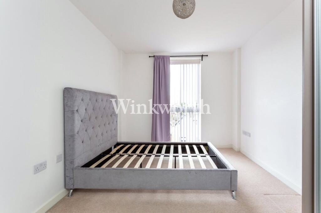 Apartment in London - More