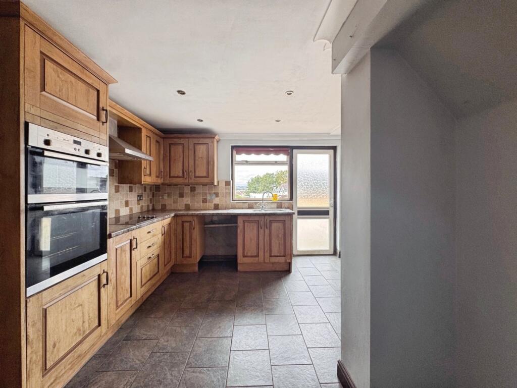 House in Llanmorlais, Llanrhidian Higher - View 4