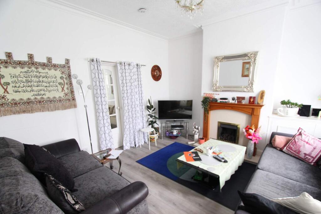 Kingsland Road, Marland, Rochdale photo 2