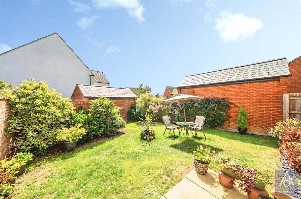 House in Brackley, West Northamptonshire - View 4