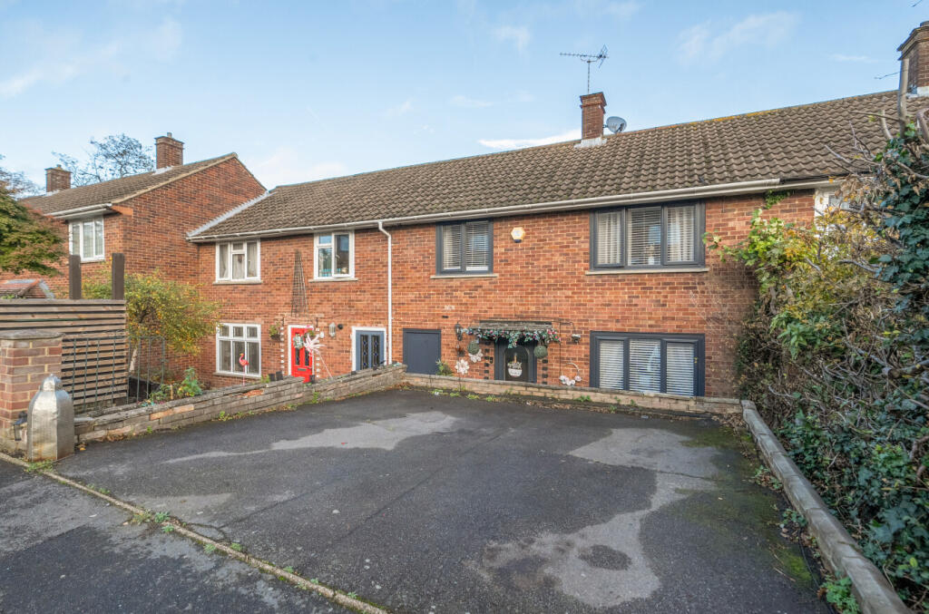 Main image of property: Pendine Place, Bracknell, Berkshire