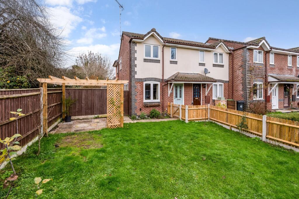 Main image of property: BISHOP'S WALTHAM - WALKING DISTANCE TO TOWN