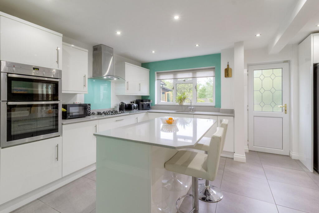 House in Northampton, East Hunsbury - More