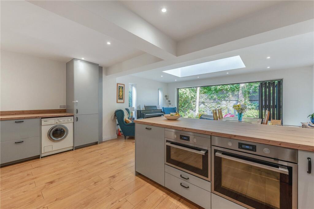 House in Winchester, Hampshire - More