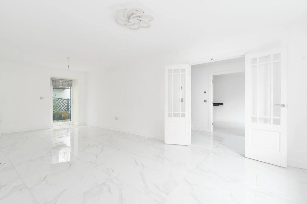 10A, Stanley Place, Douglas photo 3