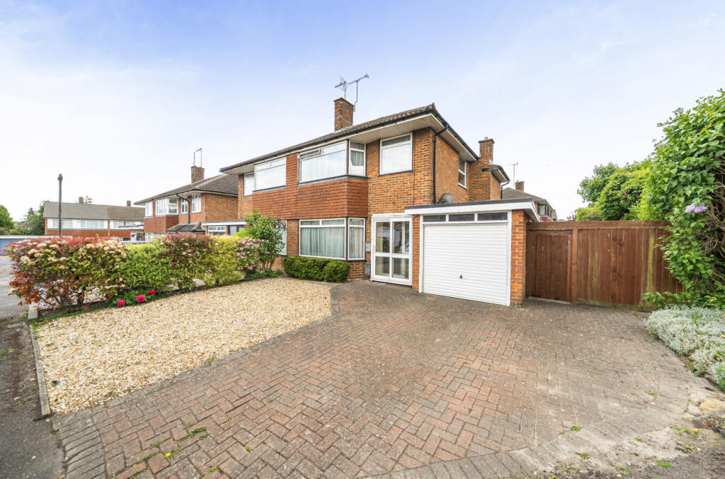 Main image of property: Windermere Close, Dunstable, Bedfordshire
