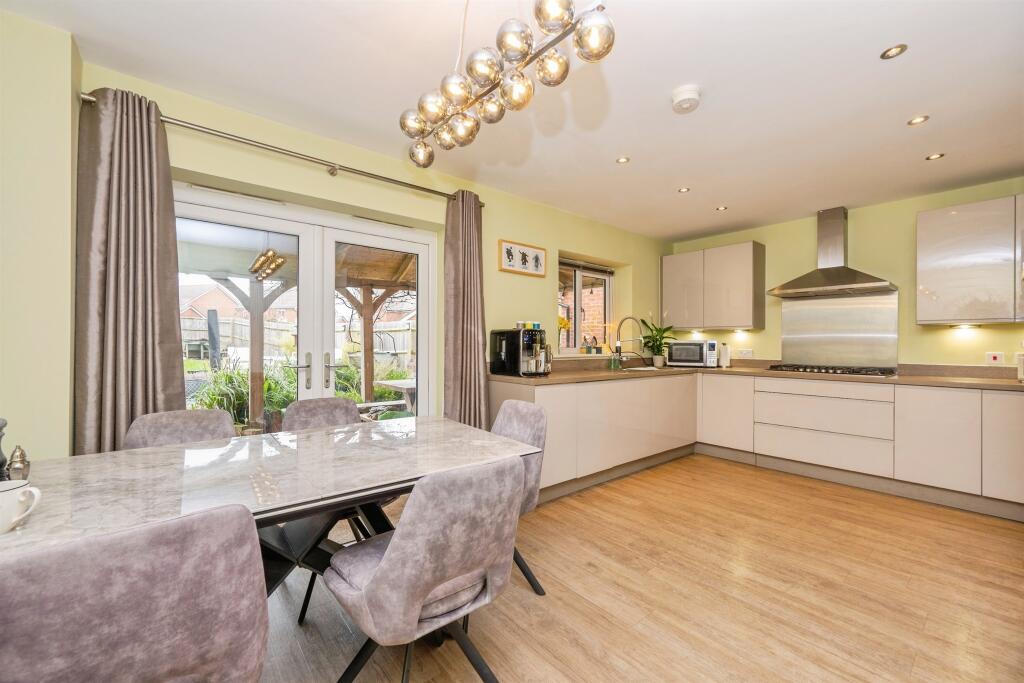 Sampson Avenue, Bramshall, Uttoxeter photo 3