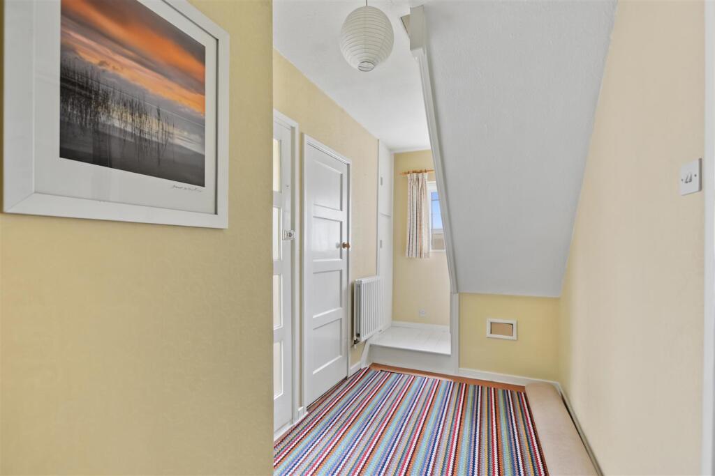 House in Nottingham, Chilwell - View 5