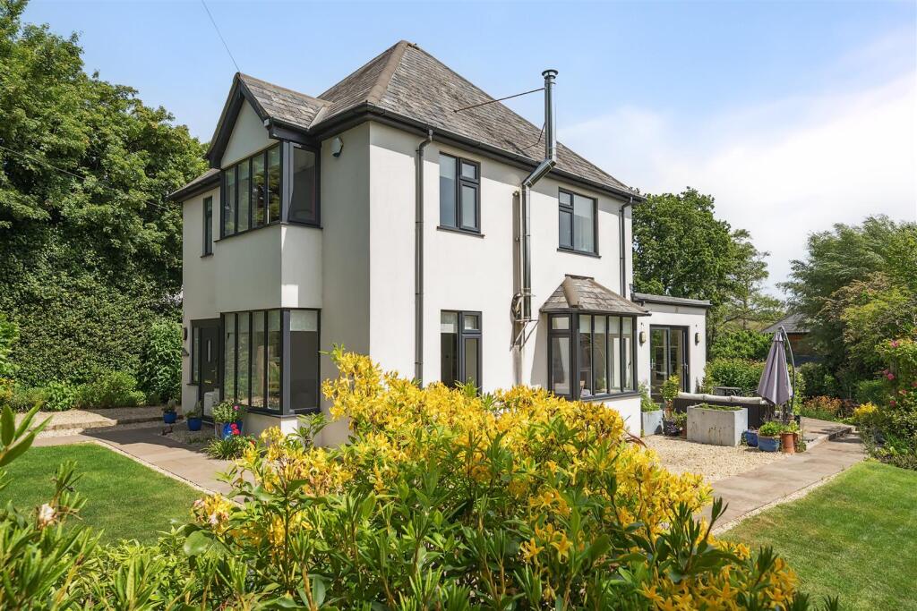 3-bed detached on Coly Road, Colyton, £650,000