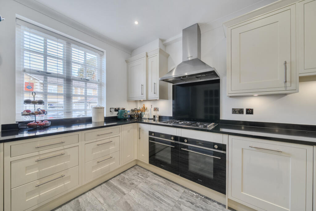 House in London - View 4