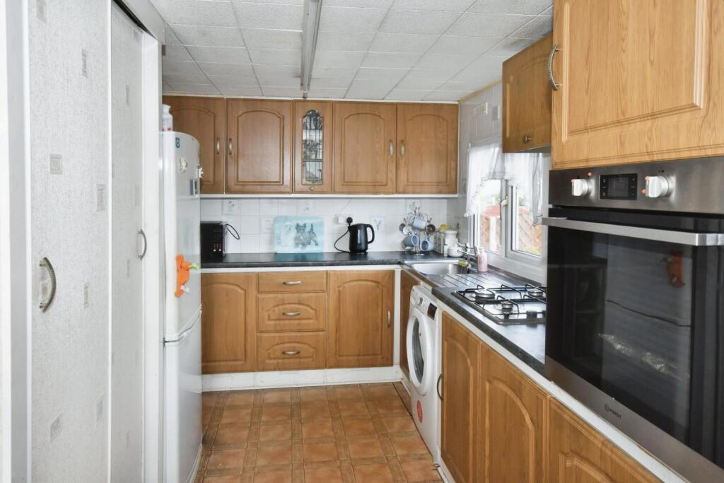 Brookfield Park, Mill Lane, Old Tupton, Chesterfield, S42 6AF photo 4