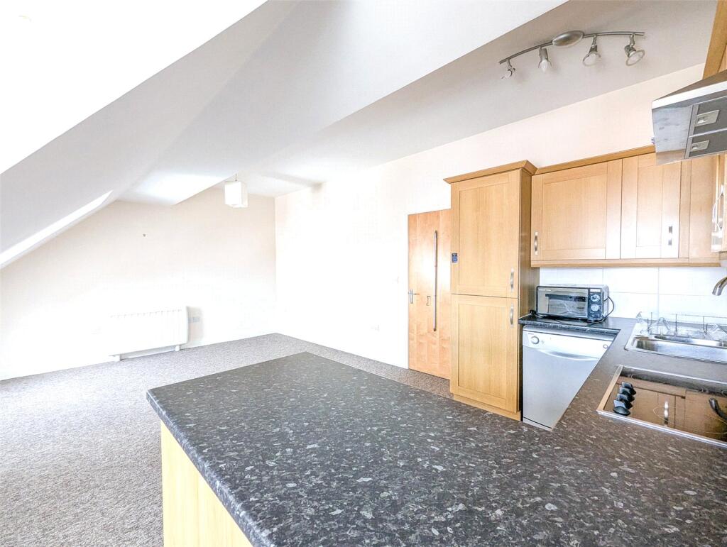 Apartment in Bristol, Kingswood - View 5
