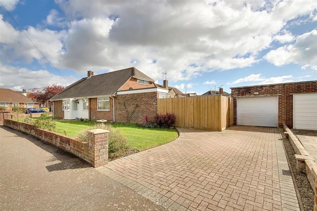 3-bed detached on Rackham Road, Worthing, BN13, £450,000