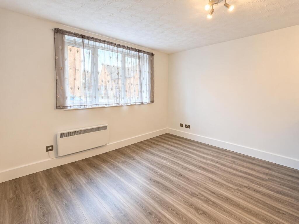 Apartment in Northampton, Phippsville - View 3