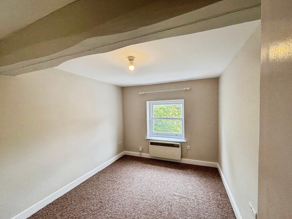 Apartment in Warminster, Boreham - View 4
