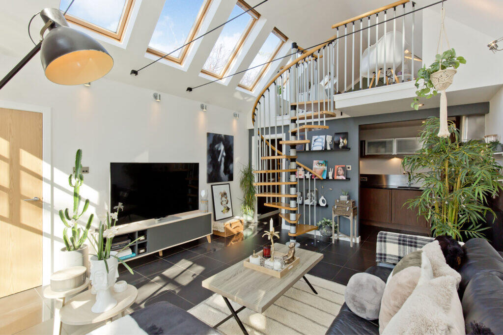 House in Edinburgh - More