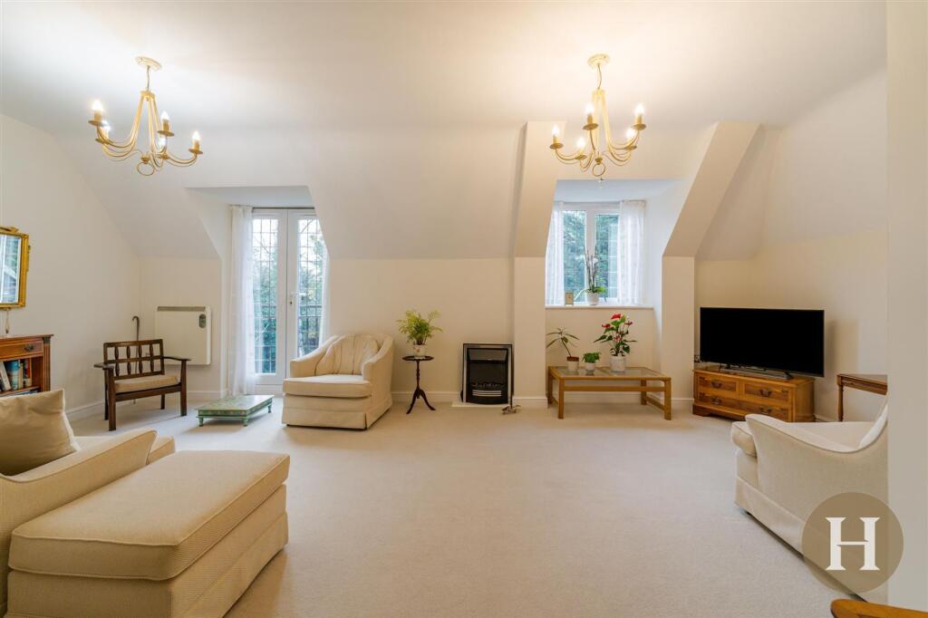 Apartment in Birmingham, West Midlands - More