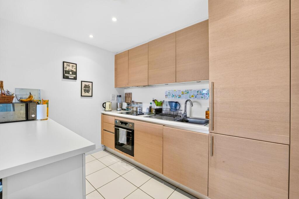 Apartment in London - View 5
