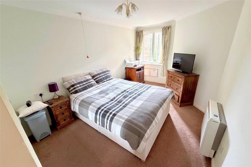 Apartment in North Tyneside, North East - More