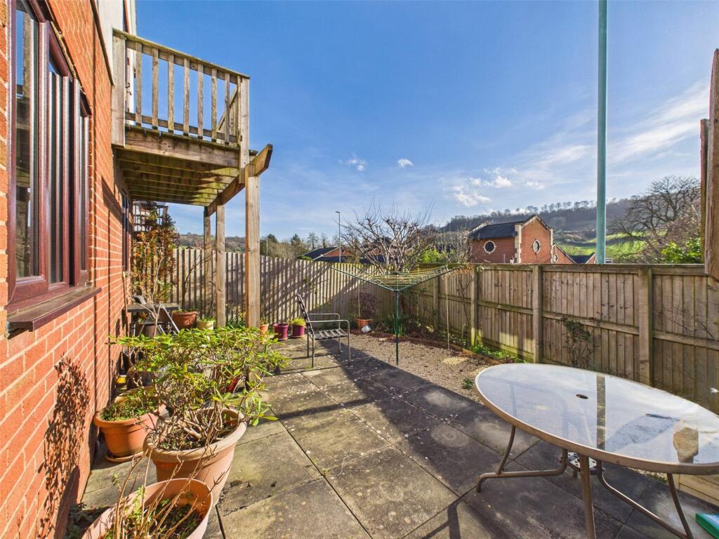 Castle Rise, Stroud, Gloucestershire, GL5 photo 4