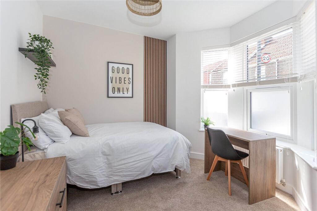 6 bedroom terraced house for rent