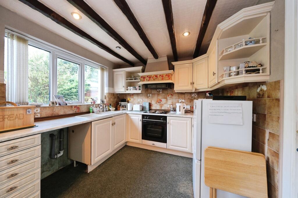 House in Chesterfield, Derbyshire - View 5