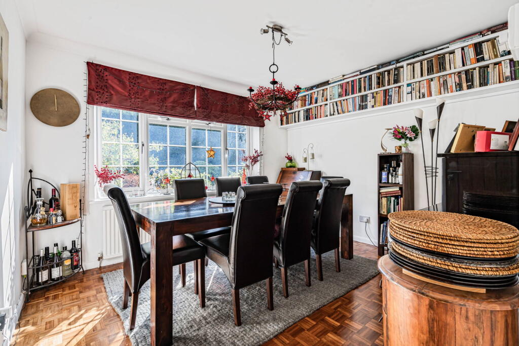 House in Redhill - View 4