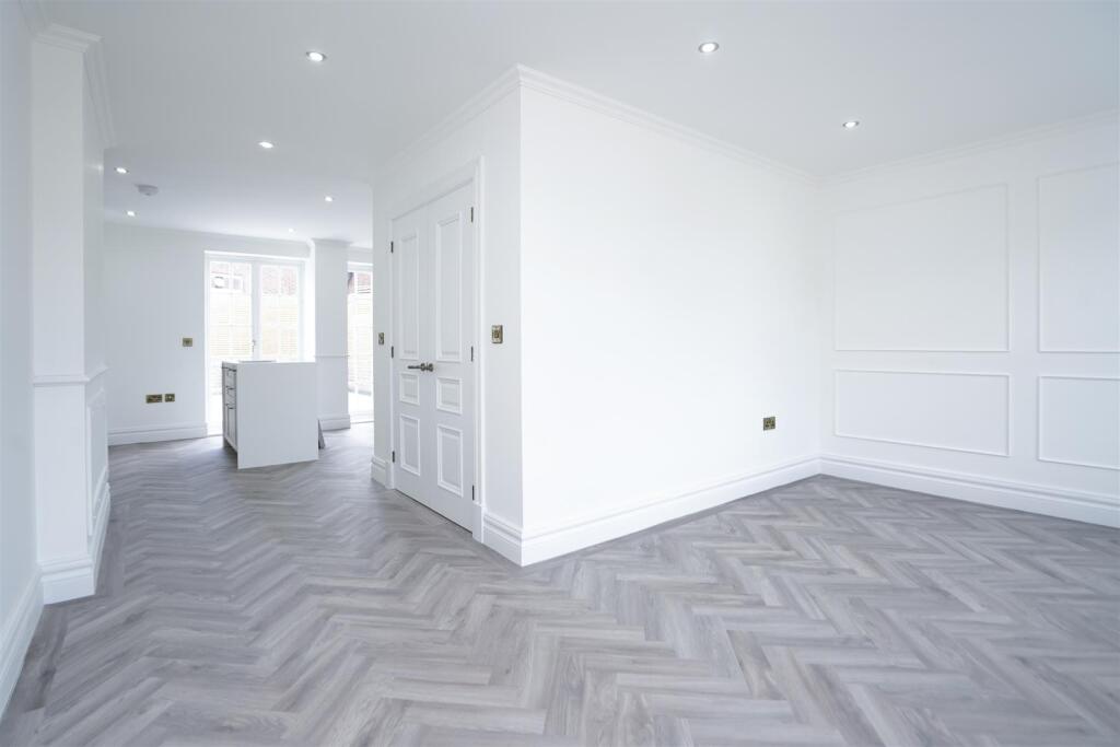 3 The Mellows Development, Chapel Street, Warwick photo 4