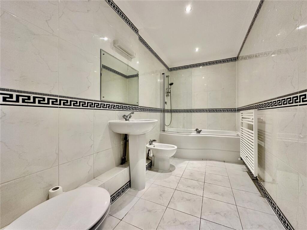 Apartment in Bournemouth - View 4