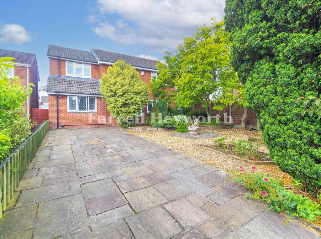 4-bed house on St. Austell Place, Carnforth, £385,000