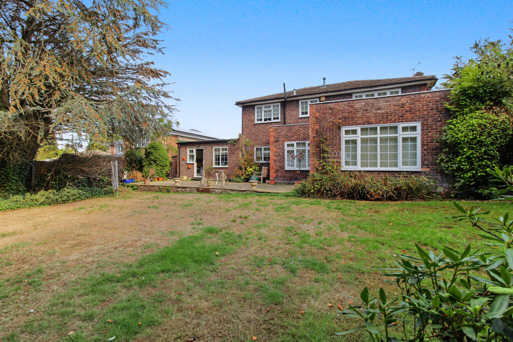 House in Elmbridge, Surrey - View 2