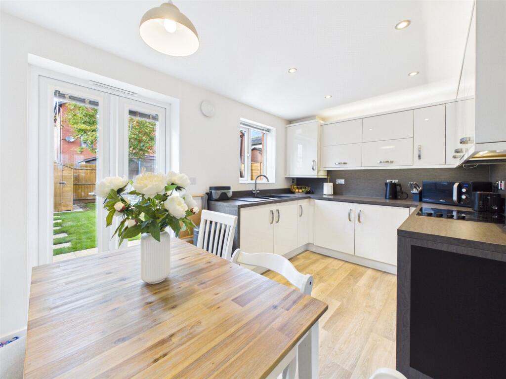 House in Gloucester - View 2