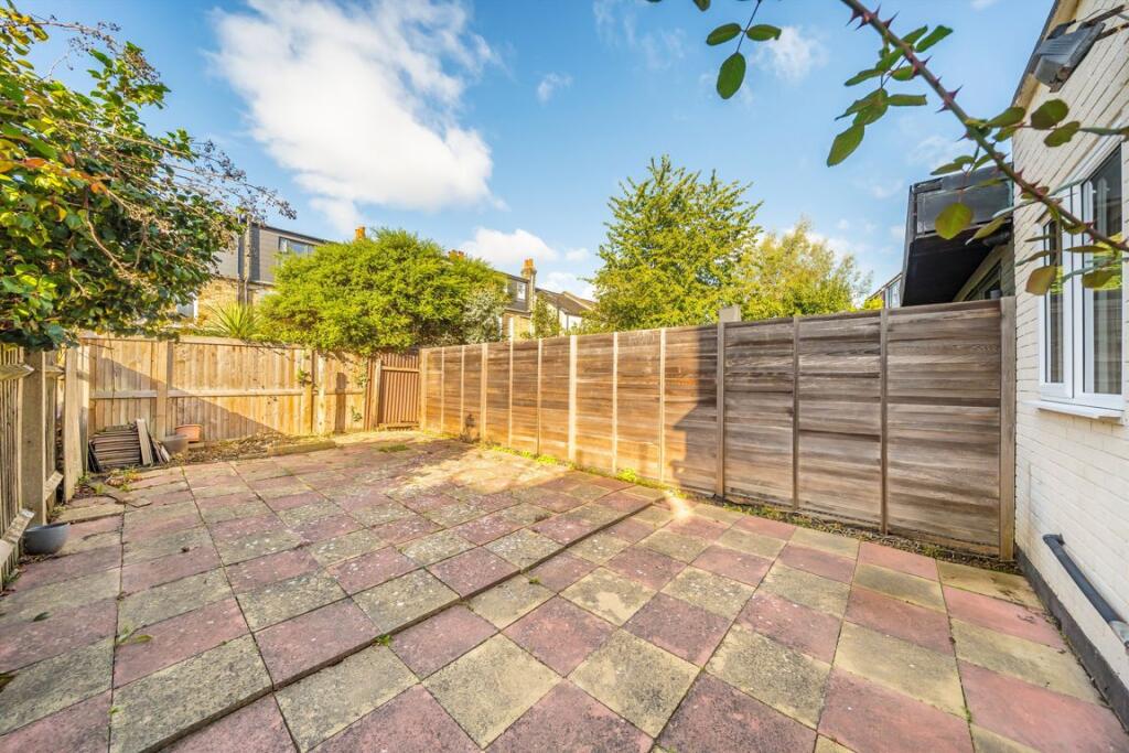 House in London, Summerstown - View 5