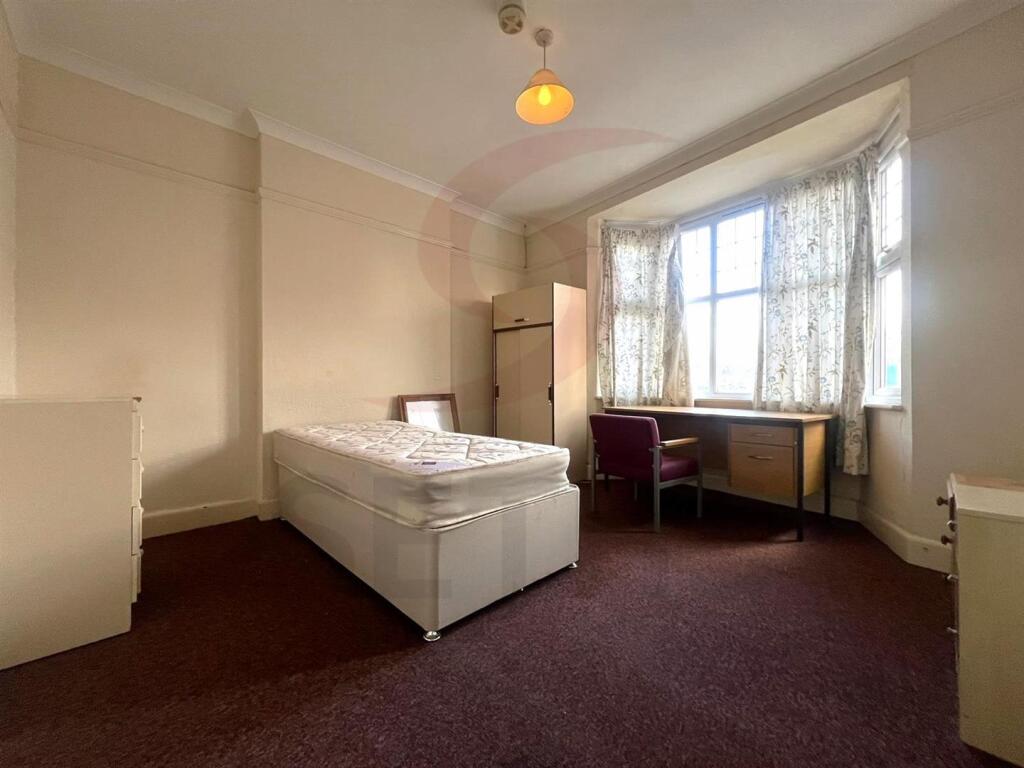 House in Leicester, Aylestone Park - View 3