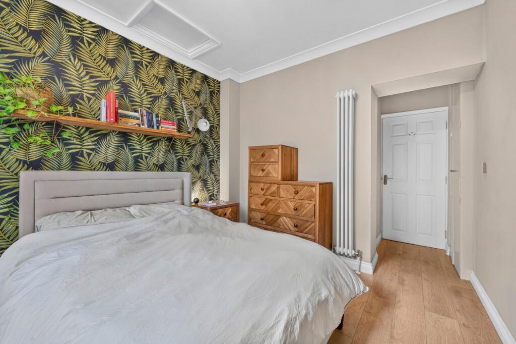 Apartment in London - View 5