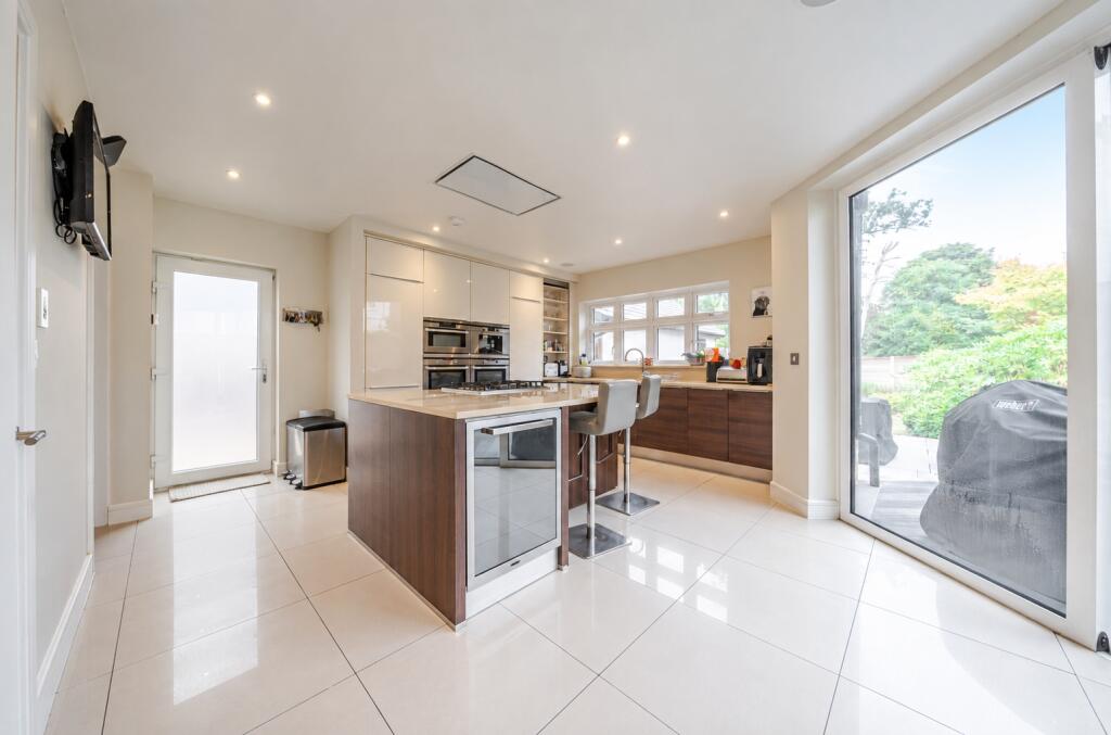 House in Bromley - View 5