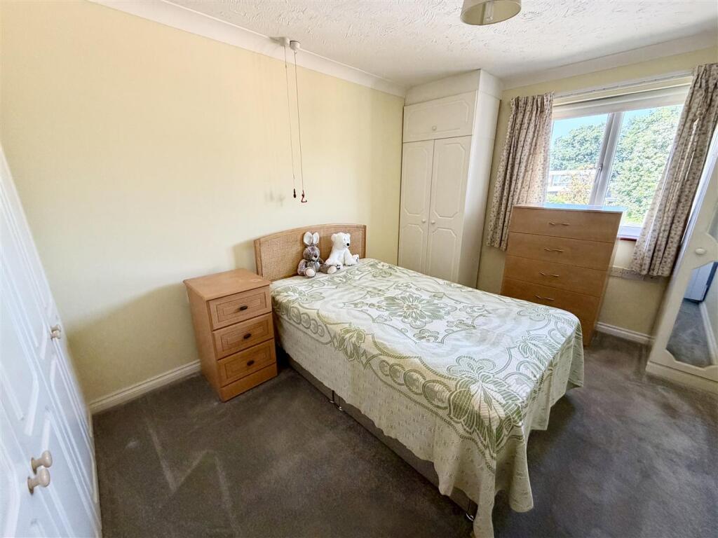 Apartment in Upton, Lytchett Minster and Upton - View 6