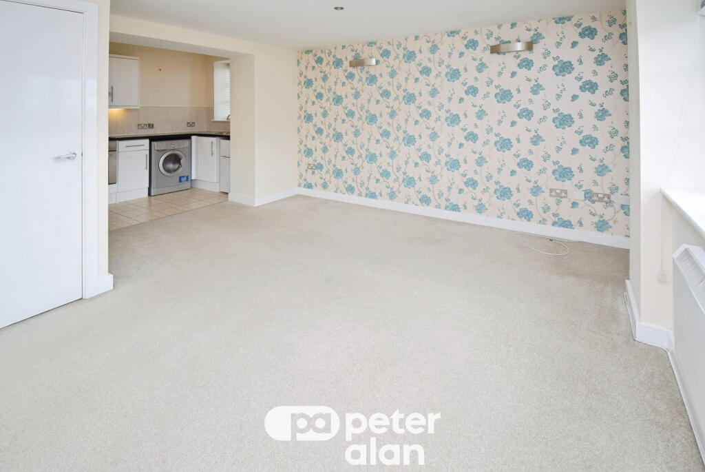 Apartment in Newport - View 4