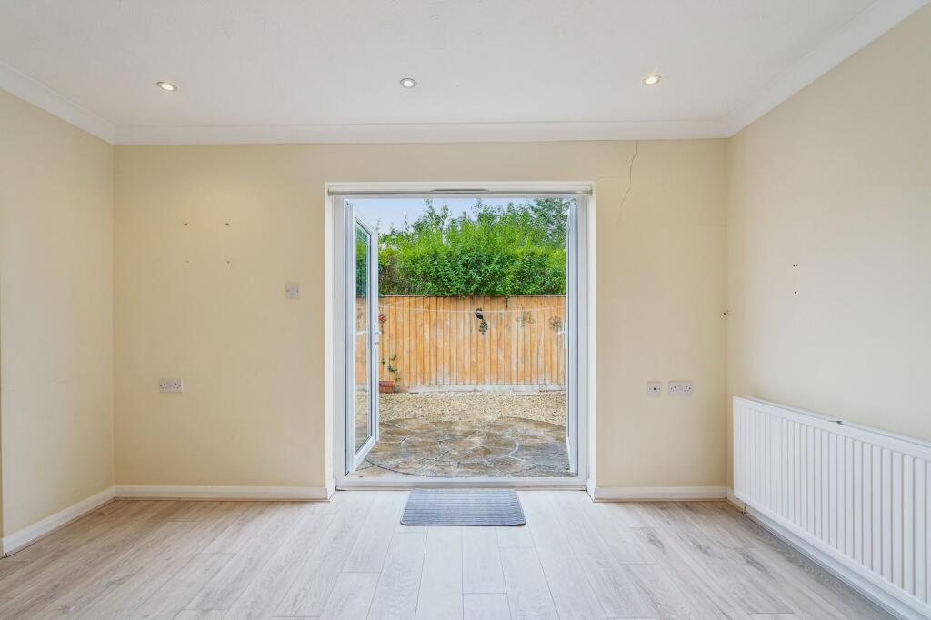 House in Hemel Hempstead - More