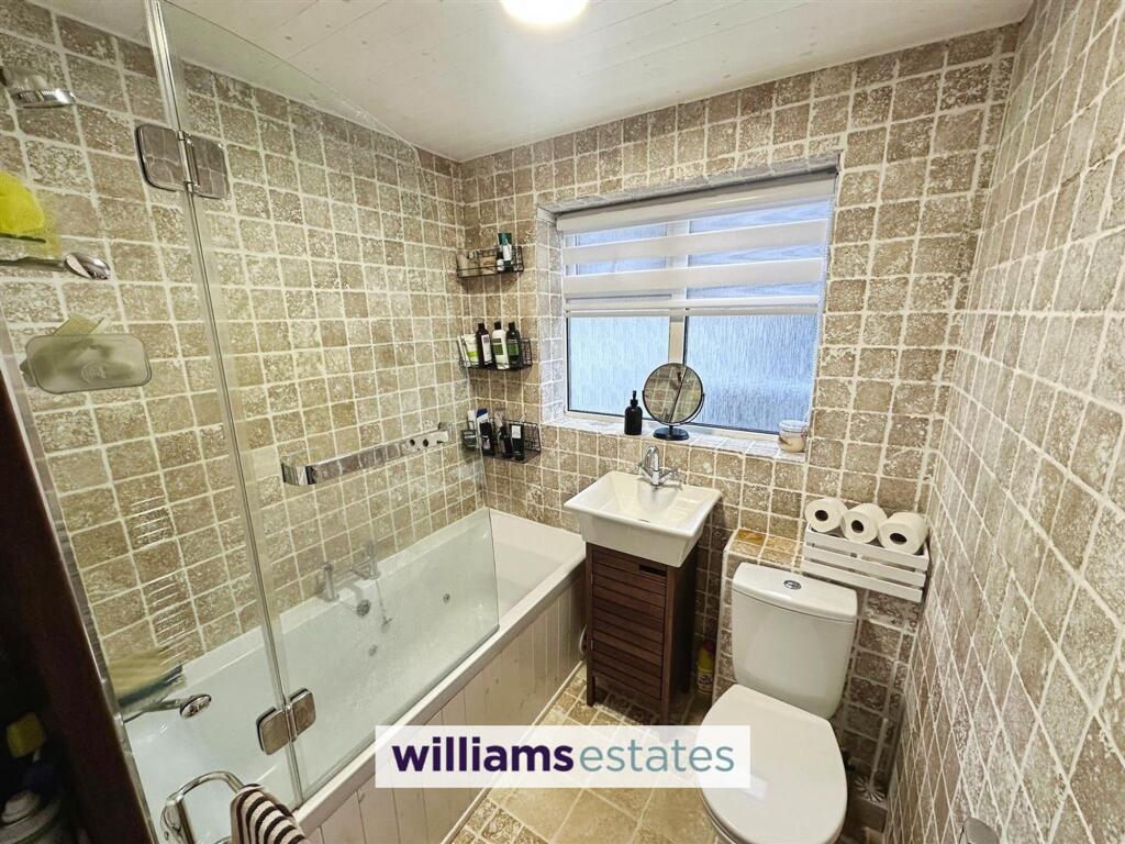 Ffordd Penrhwylfa, Prestatyn, LL19 photo 4