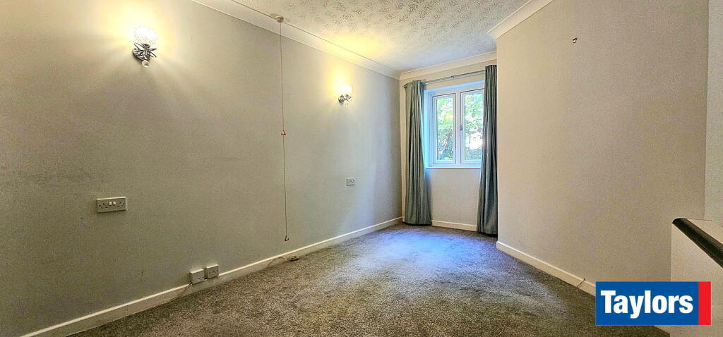 Apartment in Dudley, West Midlands - View 4