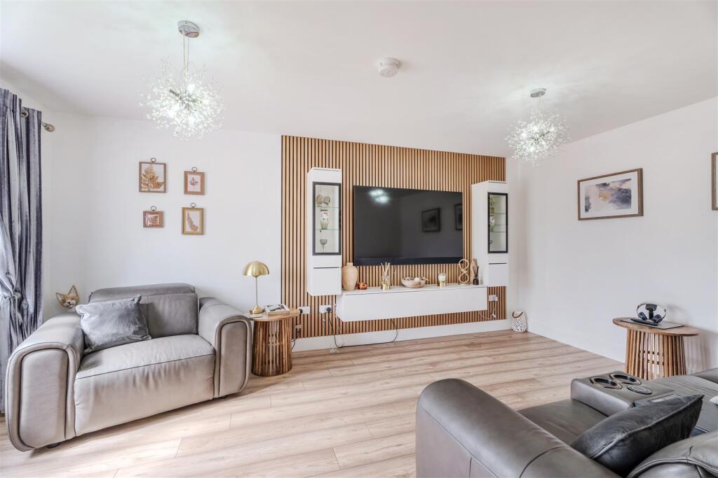House in West Calder, West Lothian - View 3
