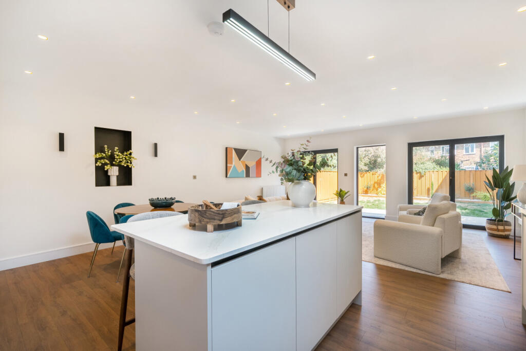 House in London - View 3