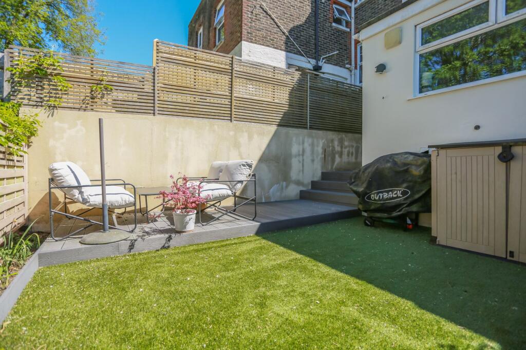 House in Brighton - View 4